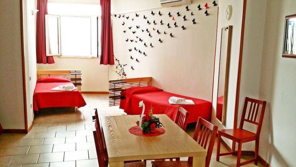 Hotel Residence Lupiae Lecce Zimmer foto